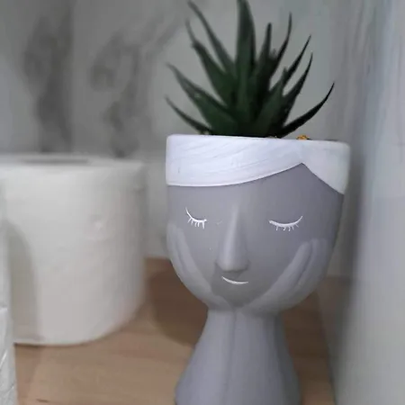 Eclectic With Stone דירה