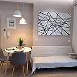 Appartamento Eclectic With Stone