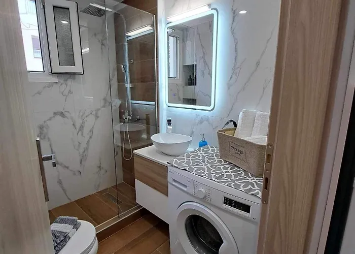 Eclectic With Stone Apartman *