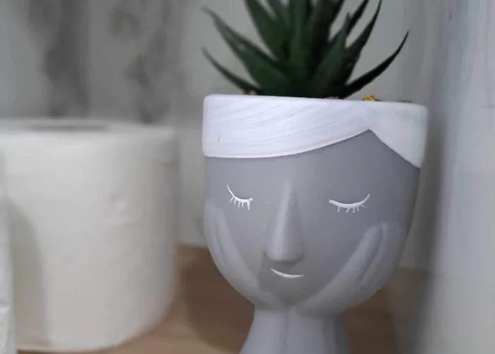 Eclectic With Stone Apartman